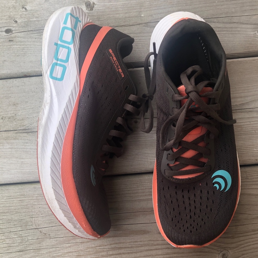 Women's 6.5 Topo Athletic Specter Brown Orange Blue Running Shoes Runners